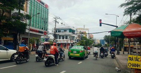 Bán nhà MT Đinh Bộ Lĩnh (4.05x20m, 5 Tầng, HĐT: 32Tr/Tháng chỉ 12.9 Tỷ) P26, BT, gần ngã 4 hàng xanh