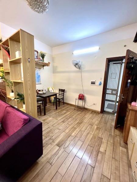 Nhà đẹp cho gia đình tài chính eo hẹp. Căn hộ 45m2, tại CT12 Kim Văn Kim Lũ. Giá chỉ 1.2x tỷ