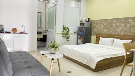 Chính chủ cho thuê chdv giá rẻ khu vực q10 dt 30m2, full nội thất giá 7tr