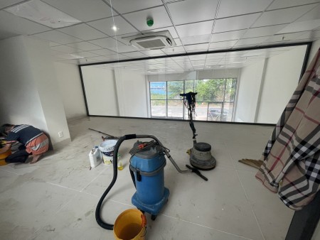 Cho thuê nguyên sàn hoặc từng sàn ngay mặt tiền Tạ Hiện giá chỉ 27 triệu