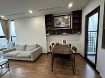 Cần cho thuê gấp CHCC Mipec Rubik 360 Xuân Thủy 2PN 2WC 76m2 hướng Đông view thành phố cực đẹp