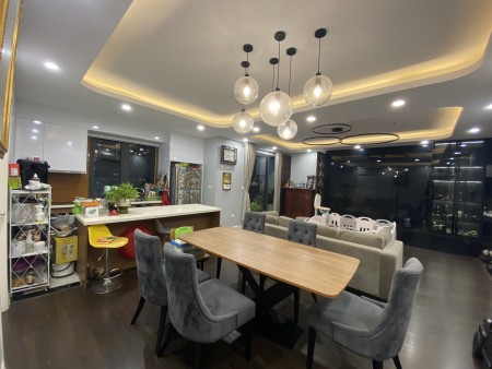 Bán gấp chung cư cao cấp 3 phòng ngủ diện tích 98m2 Imperia Sky Garden