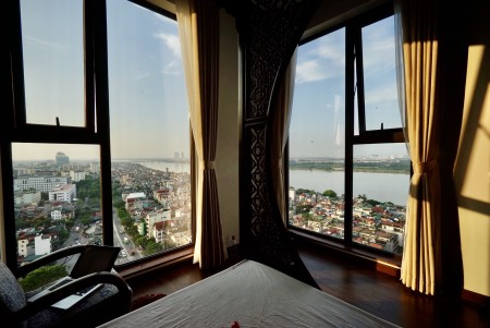 Hiếm! Bán căn hộ góc 3PN view sông Hồng tại Sun Ancora, 3 Lương Yên. LH: 0975.997.166