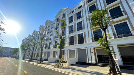 Bán nhà phố Vinhomes Grand Park giá rẻ