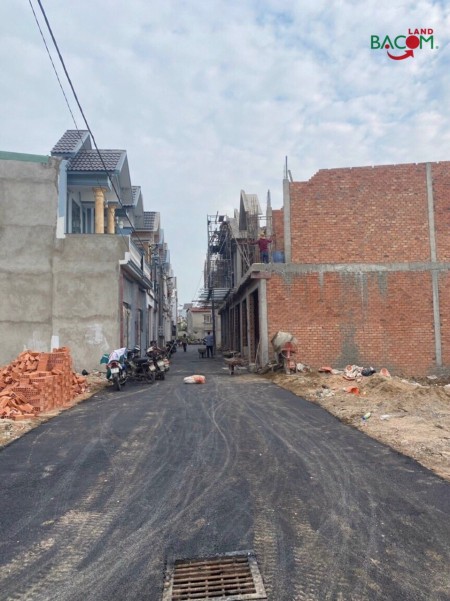 Bán nhà 1 trệt 1 lầu mới, P.Hoá An Biên Hoà, đường nhựa oto 7 chỗ, chỉ 2ty2