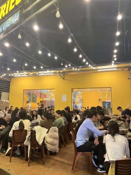 Cho thuê nhà T1, mặt phố, Dịch Vọng Hậu Cầu Giấy, 171m2, Mt 9m. Giá:55 Tr/Th (Có TL)