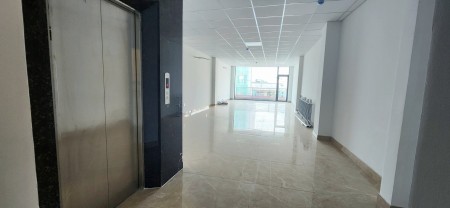 Chính chủ cho thuê tòa nhà mới 100%, Đ/c: 309 Bạch Đằng, P15. Q.Bình Thạnh. LH: 0979204042( chị Trà)