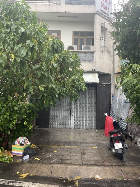 Cho thuê nhà nguyên căn mặt tiền Lò Gốm P7