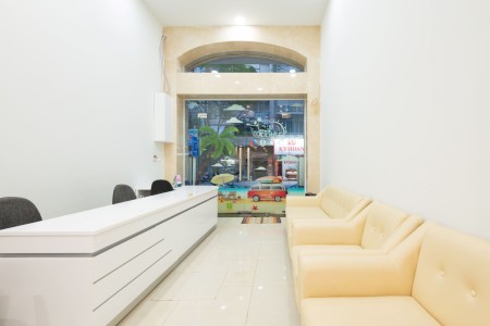 Cho thuê mặt bằng văn phòng, dịch vụ, kinh doanh, Showroom. Nội thất đầy đủ