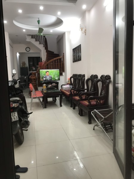 Cho thuê tầng 1 - ngõ Văn Chương 2, Đống Đa, Hà Nội