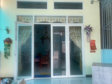 chính chủ cần bán gấp nhà cấp 4 mới xây 2 phòng ngủ 1 bếp nhà vs đầy đủ tiện nghi