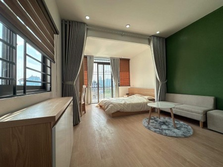 Gấp! Bán đất tặng nhà Hoa Bằng, Cầu Giấy 62m2 mặt tiền 5,3m