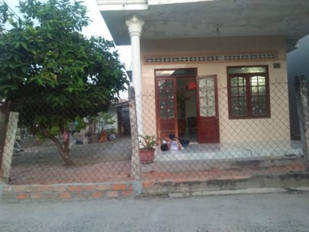 Cần bán đất (tặng kèm nhà) sổ hồng riêng, tại Khu phố 2, Liên Hương