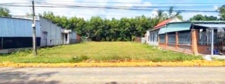 Tôi cô Hoa chủ đất cần bán gấp 872M2 đất. Gía 550 triệu, ngay chợ đêm.