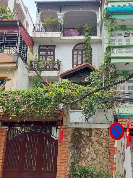 Bán nhà đường Võ Chí Công. Dt 91m, 4T, Mt 4,8m, 17,7ty. Giá tốt, Ô tô vào nhà, KDoanh Vp, Trụ sở Cty