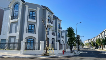 Bán nhanh nhà phố Vinhomes Quận 9 - 84m2 giá 11,9 tỷ BTP