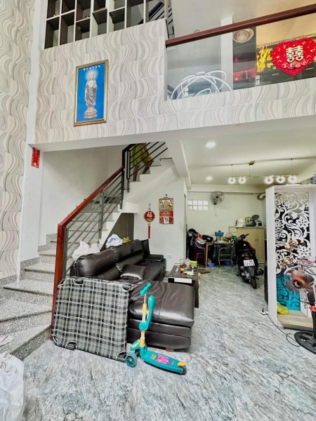 Bán nhà 42M2, 3 tầng Đ.Trịnh Đình Thảo, P. Phú Trung, quận Tân Phú chỉ 5 tỷ