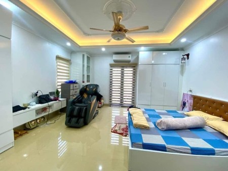 Bán Gấp nhà đẹp Ái Mộ , Long Biên . 6,9 Tỷ 5 tầng , Lô Góc , ngõ ô tô tránh thông , gara ô tô