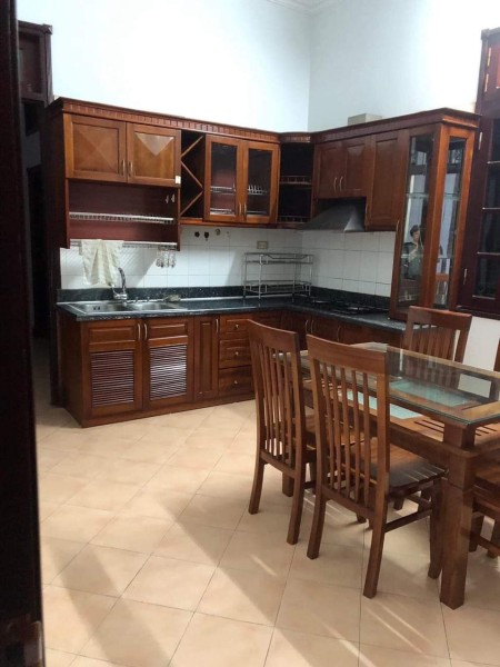 Cho thuê nhà nguyên căn, Nguyễn Chí Thanh, Đống Đa, 40m2 x 5T, Giá: 16 Tr/Th (Có TL)