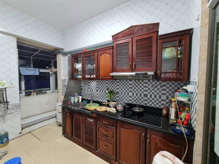 Cho thuê nhà nguyên căn, Cầu Giấy, 46m2 x 3T, Giá: 11 Tr/Th. (Có TL)