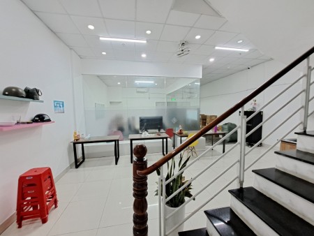 Cho thuê văn phòng Thủ Thiêm LAKEVIEW giá 80 triệu tháng