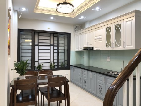 Bán nhà Vĩnh Hưng, Tặng Full nội thất tiền tỷ, 30m2 x 6 tầng, 3.23 tỷ