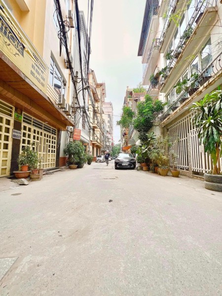 Bán Nhà Võng Thị, Nhà Đẹp Lung Linh, Mặt Tiền Rộng, Có Gala Ôtô. 45m2, Mặt Tiền Rộng.