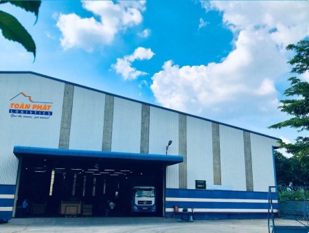 Có kho trống cho thuê: kho riêng hoặc kho chung diện tích tách nhỏ từ 50 m2, 100m2,.....