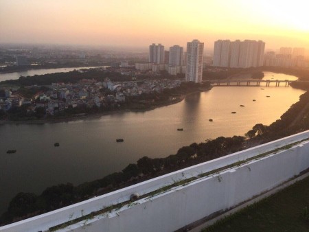 Rẻ! Bán căn hộ 2PN 70m2 giá 2.4 tỉ tại Eco Lake View, 32 Đại Từ. LH: 0975.997.166