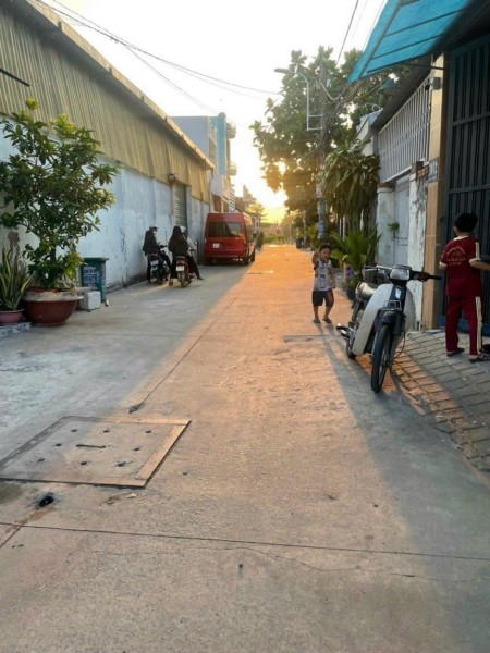 Nhà cấp 4, 2p ngủ, diện tích140m2, Quốc lộ 22, P. Gia Bình,Trảng Bàng, SHR, 630tr