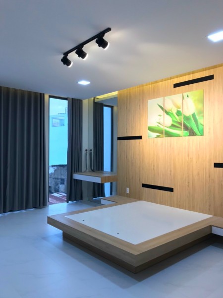 Kẹt tiền cần bán gấp nhà HXH đường Tống Văn Trân P5 Q11. DT: 4.5x16m