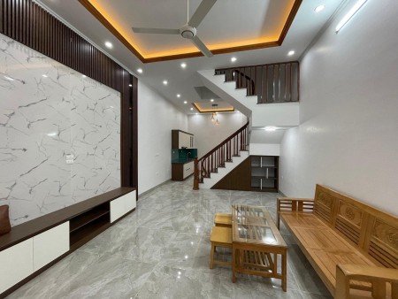 Bán nhà mặt ngõ oto - đường Hoàng Mai - full nội thất - ở ngay - nhỉnh 3.x tỷ