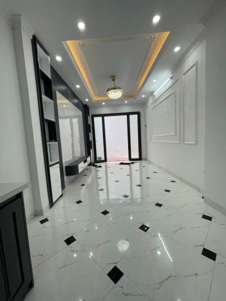 Bán nhà đẹp, mới, ở ngay Minh Khai 30m, 5 tầng, mt 3.2m, giá 3.55 tỷ