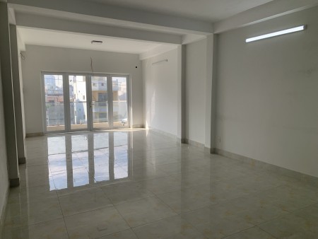 Văn phòng Mới, Thuê nguyên tầng, Giá thuê Tốt mặt tiền Đường Lạc Long Quân, Trung tâm Quận 11