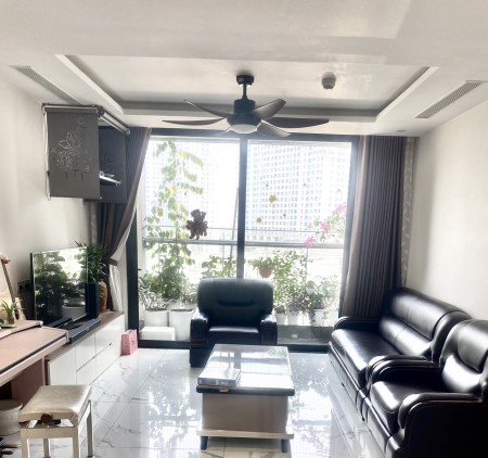 Bán nhanh căn hộ Sunshine City, 4,8 tỷ, 3 phòng ngủ 104m2 tầng trung, có sổ, nội thất cơ bản