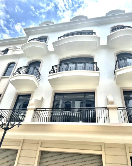 Bán Gấp Shophouse Sao Biển 58,5m2 giá 6tỷ2 bao phí, gần ngã tư, công viên The Empire-Vin2- Hưng Yên