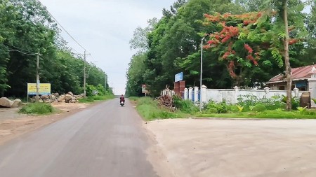 Đất mặt tiền đường tỉnh ĐT 757B lộ giới 42m, nằm giữa 2 Khu công nghiệp Long Hà và Long Bình