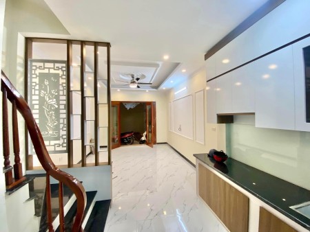 Bán nhà phố Thanh Lân, Hoàng Mai - Bãi xe ô tô gần nhà - Ngõ rộng 2 tỷ