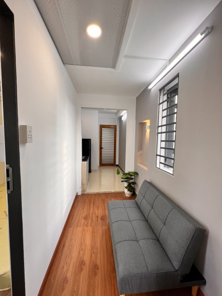 Cho thuê căn hộ dịch vụ có ban công, nội thất cao cấp Tân Quy, quận 7
