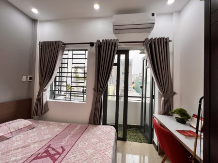 Căn hộ dịch vụ cao cấp có bancol cửa sổ quận 7