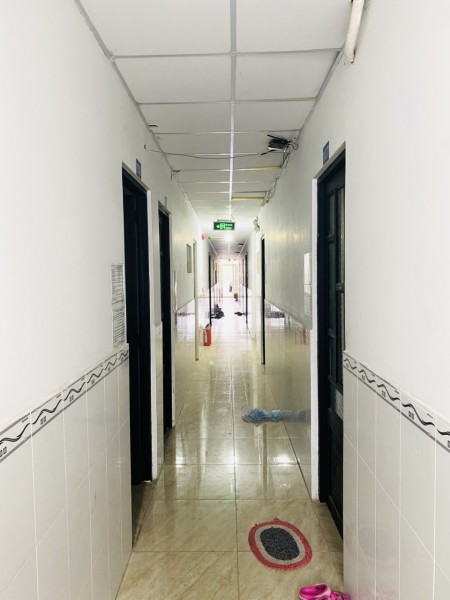 Căn hộ gác xếp, đầy đủ tiện nghi. Rộng thoáng sạch sẽ.