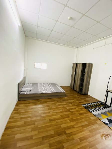 Căn hộ 1pn, có bếp riêng, cửa sổ lớn, đầy đủ tiện nghi. Rộng thoáng sạch sẽ. Dọn vào ở ngay.