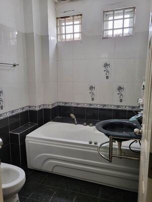 Bán nhà góc 2 mặt tiền DT 100m2 đúc 3.5 tấm, đường 53, P14, Gò vấp