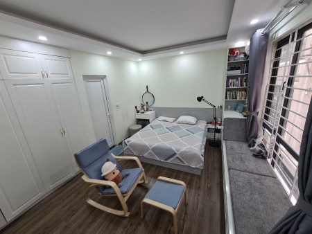 Bán nhà ngõ thông phố Phạm Thận Duật 55m2,mặt tiền 5.5m, chào bán 13 tỷ.