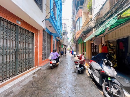 Bán nhà đủ công năng lô góc nhà mới lõi Hai Bà Trưng 5 tầng hơn 3 tỷ