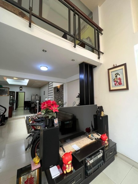 Nhà đẹp 5 tầng, CMT8, Q3, hẻm thông, không lộ giới, tặng NT xịn, ngang 5m, 100m2, 10.8 tỷ