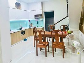 Bán nhà đẹp hẻm xe hơi 4m, 1 trệt 2 lầu