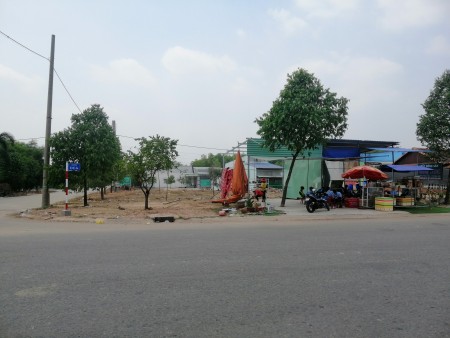 Kẹt tiền quá cần bán gấp lô đất 450M(15MX30M) và 3 dãy trọ đang cho thuê 28TR, đường nhựa lớn