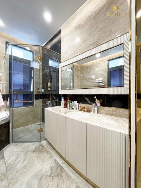 Cần bán gấp nhà căn Verosa park Khang Điền Quận 9 full nội thất cao cấp Neoclassic