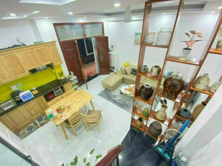 Bán nhà Nguyễn Văn Cừ gấp, xây nhiều tâm huyết gần 31m, giá hơn 4 tỷ